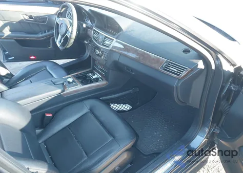 2013 Mercedes-Benz E 350 4Matic z USA, uszkodzony, nr VIN WDDHF8JB0DA686711